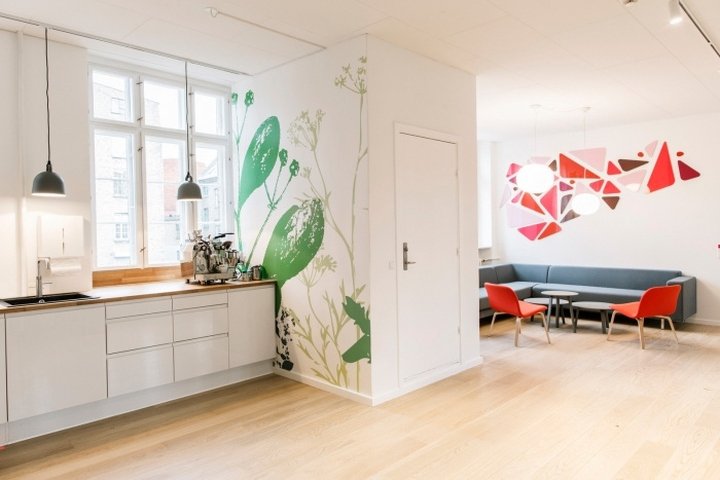 Nordic Cryobank 办公室由 Rosan Bosch Studio 设计，丹麦哥本哈根