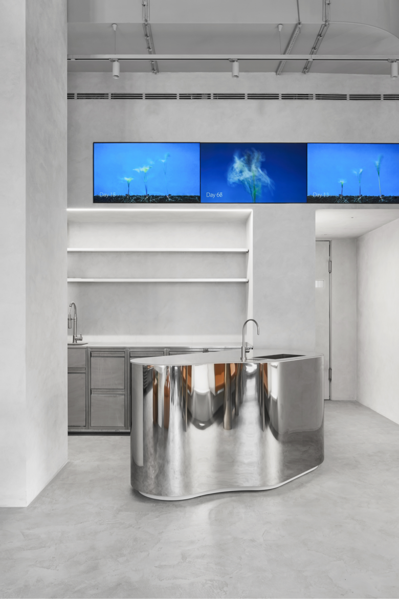 Nothing Fancy 咖啡馆，由 Eduard Eremchuk 和 Katya Pititskaya 设计