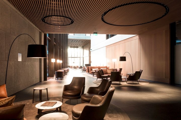 由 Flexform 设计的 Nove by Citterio 工作区，德国慕尼黑