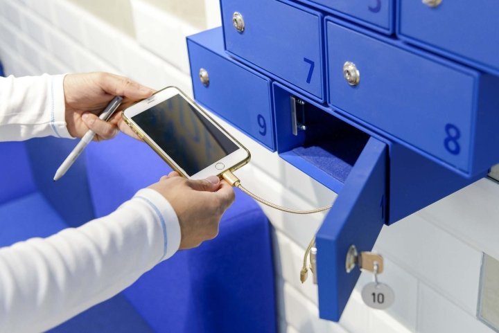 Hartmannvonsiebenthal 设计的 O2 Live 旗舰店，德国法兰克福