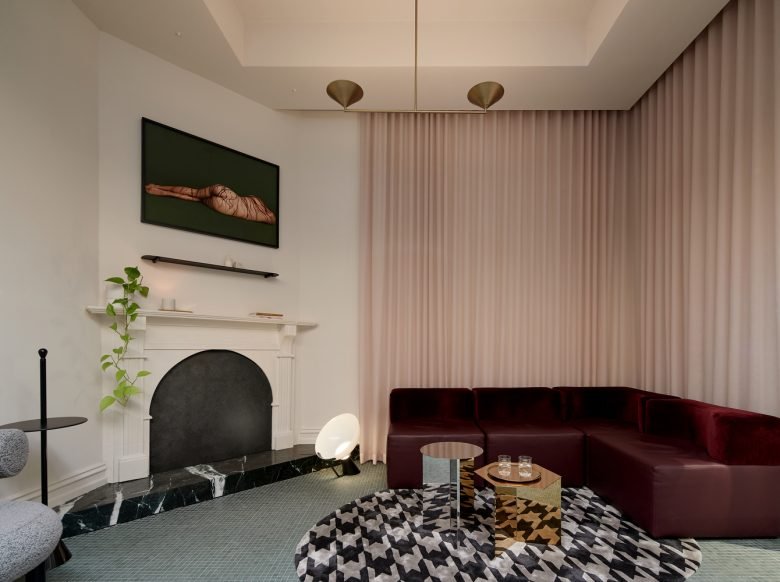 ODE 皮肤科诊所，由 Foolscap Studio 设计