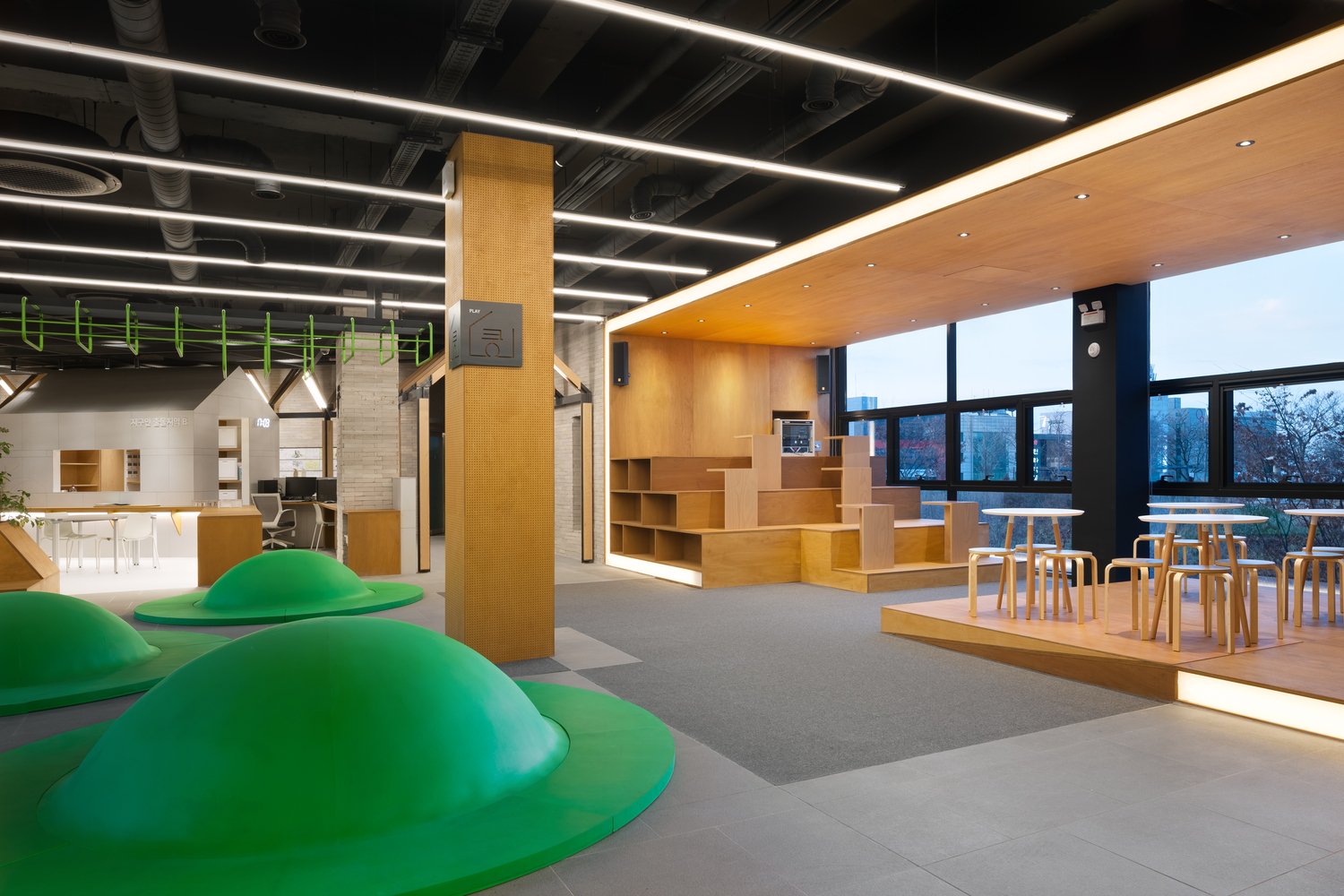 OOZOORO1216 由 EUS+ 建筑师设计