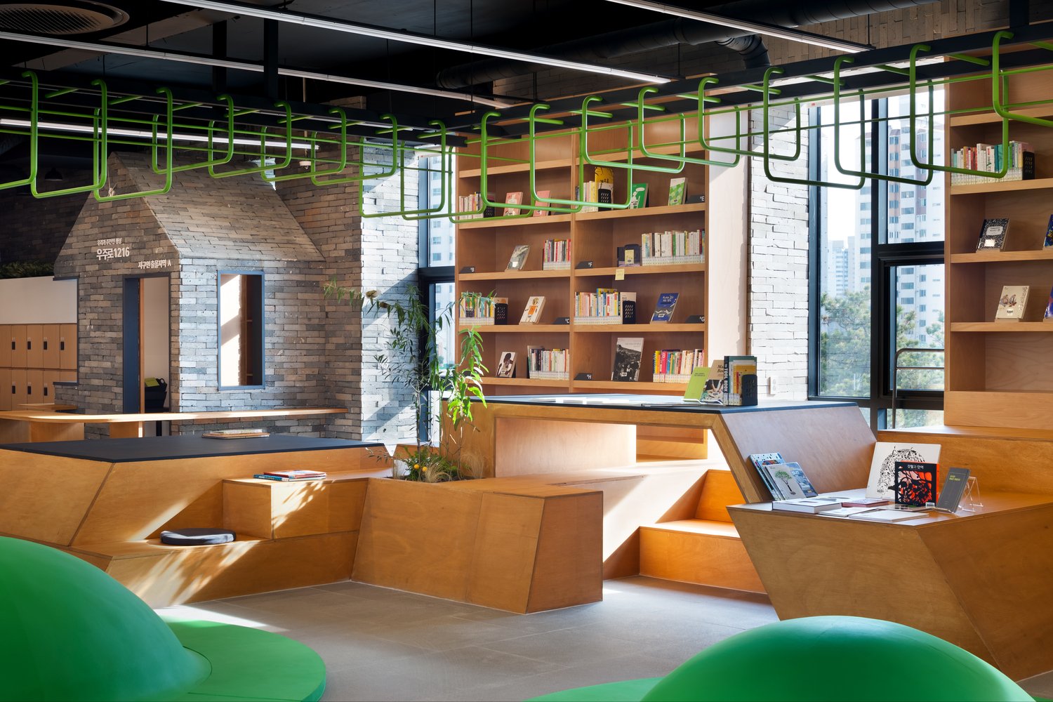 OOZOORO1216 由 EUS+ 建筑师设计