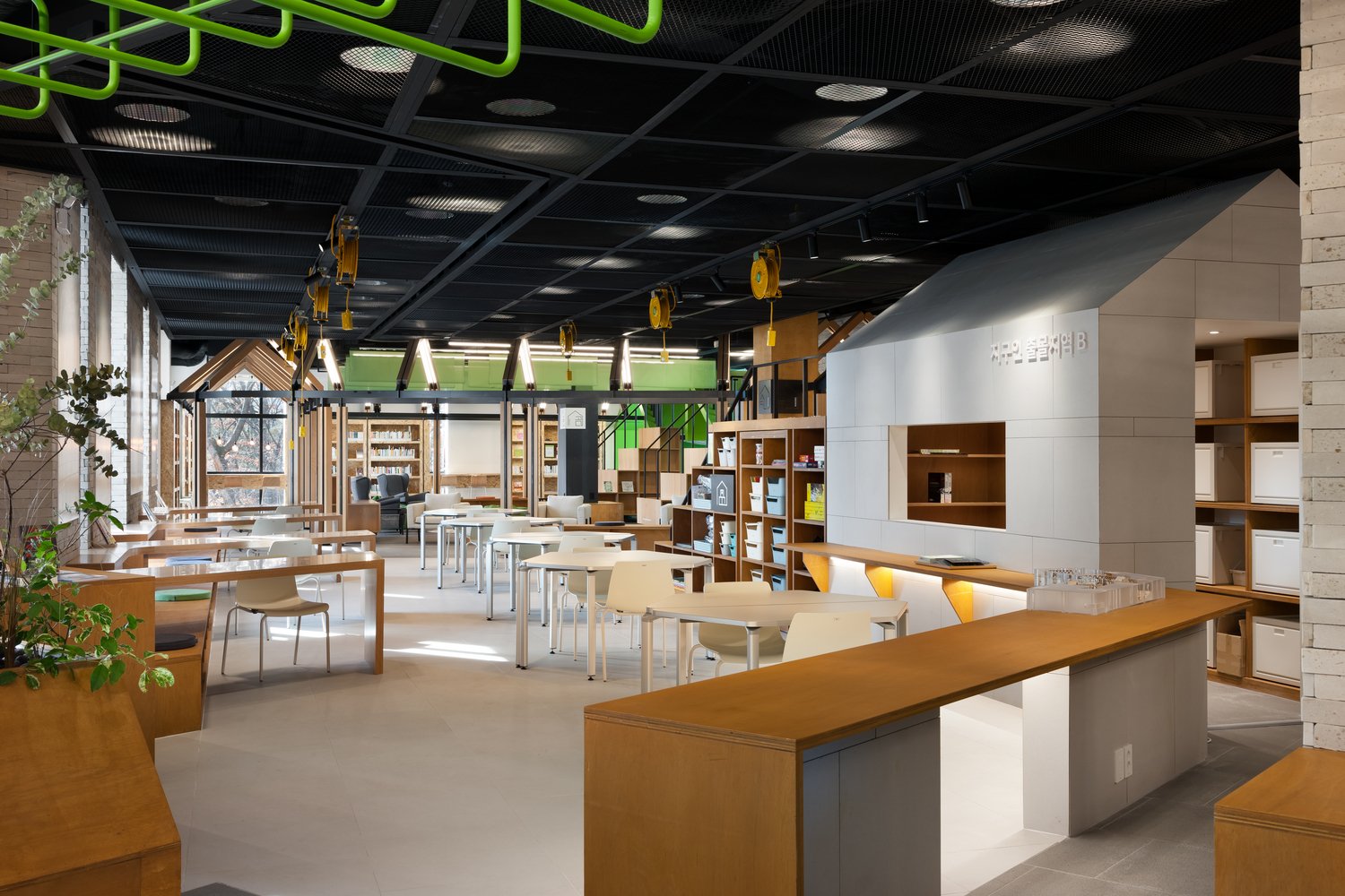 OOZOORO1216 由 EUS+ 建筑师设计