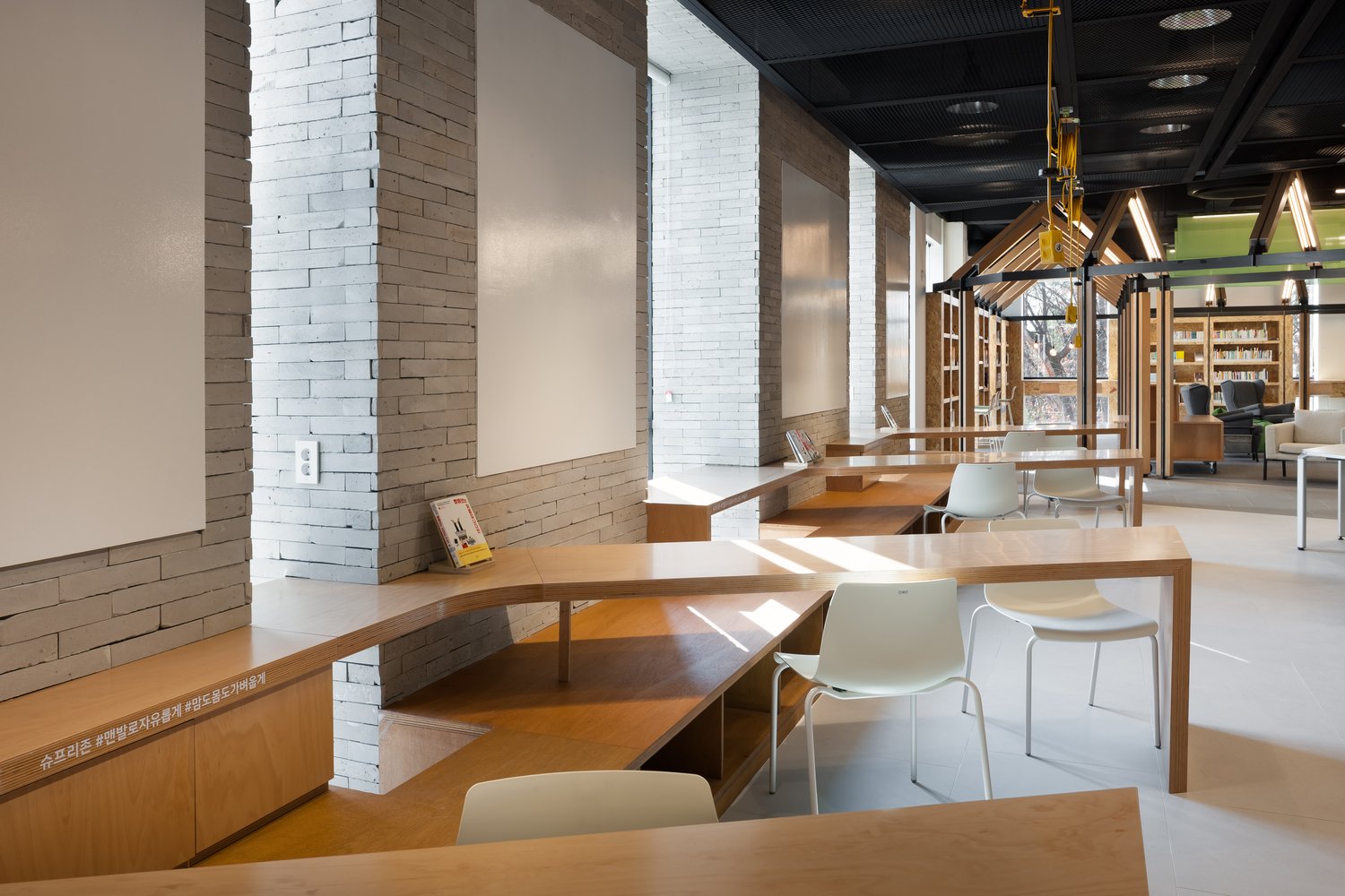 OOZOORO1216 由 EUS+ 建筑师设计