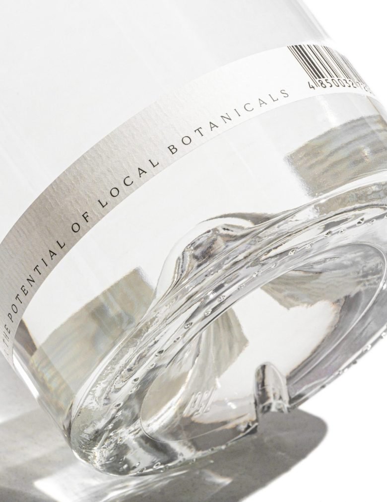 OSKI – Formascope 机构推出的分层杜松子酒