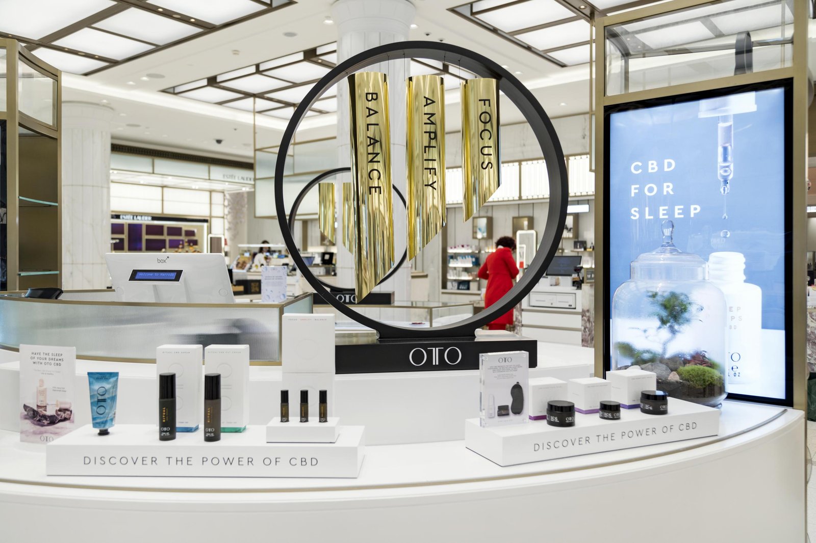 OTO X Harrods 与 Lucky Fox 合作快闪店