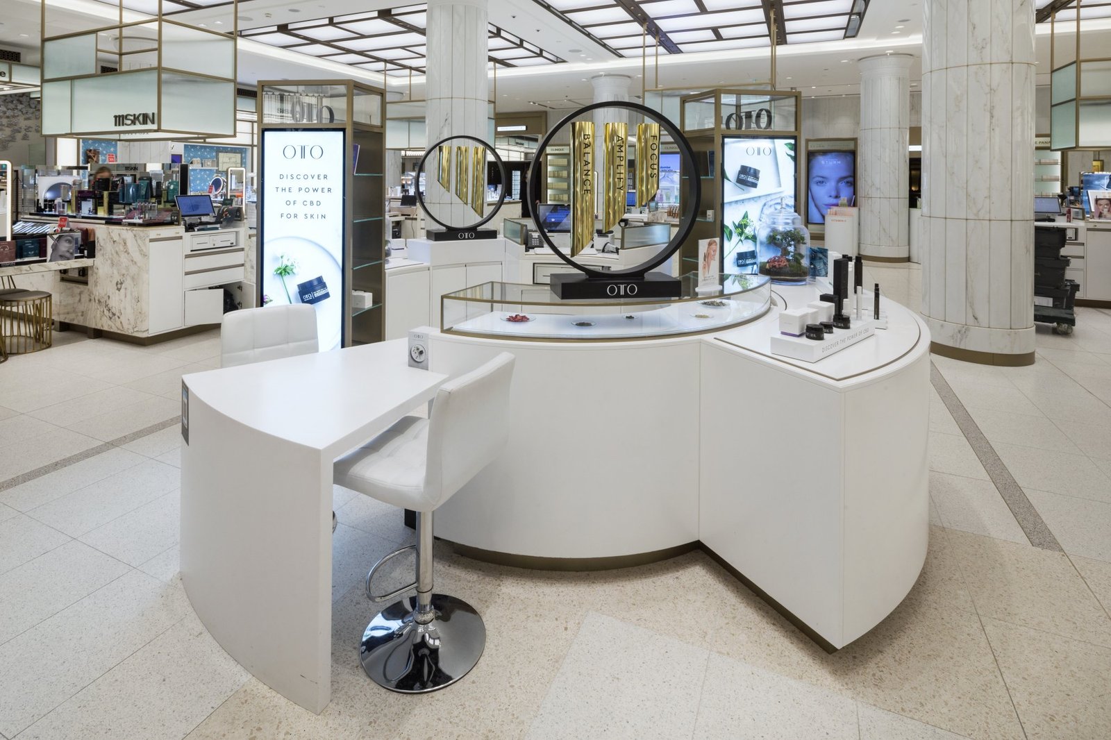 OTO X Harrods 与 Lucky Fox 合作快闪店