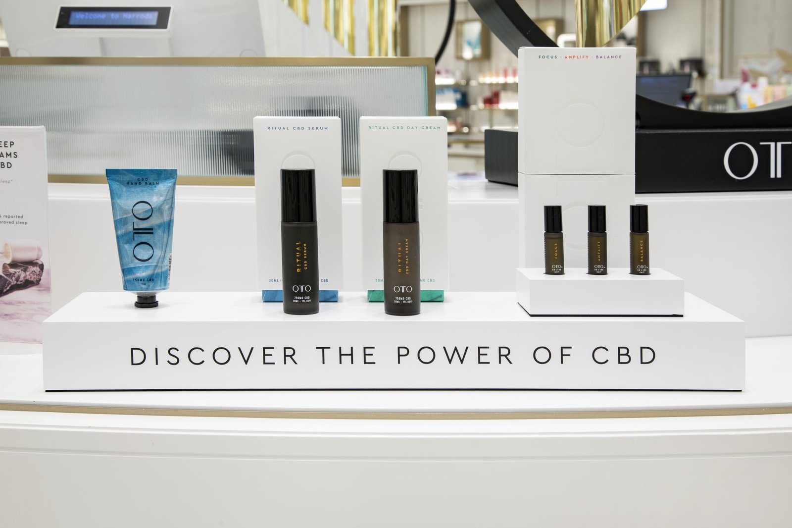 OTO X Harrods 与 Lucky Fox 合作快闪店