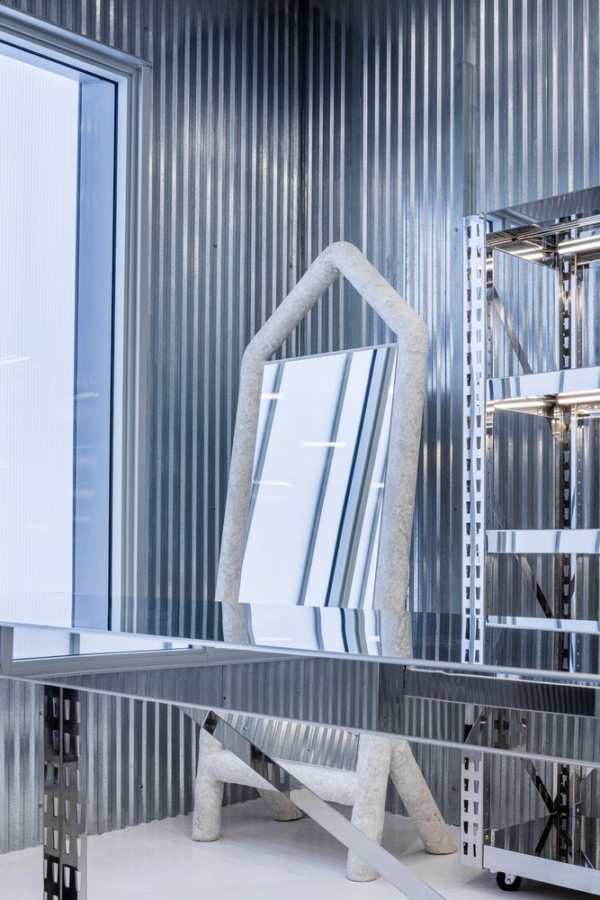 Off-White 迈阿密旗舰店 by Virgil Abloh + AMO