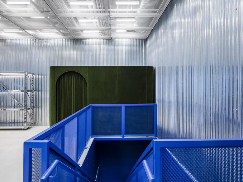 Off-White 迈阿密旗舰店 by Virgil Abloh + AMO