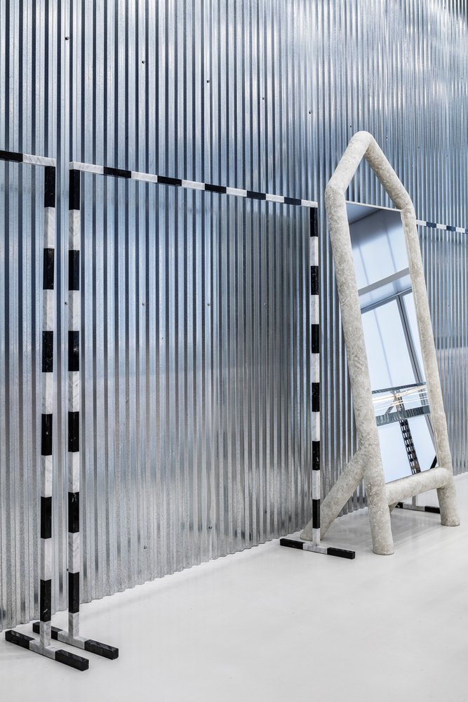 Off-White 迈阿密旗舰店 by Virgil Abloh + AMO