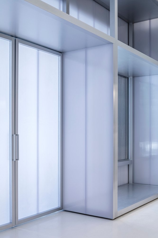 Off-White 迈阿密旗舰店 by Virgil Abloh + AMO