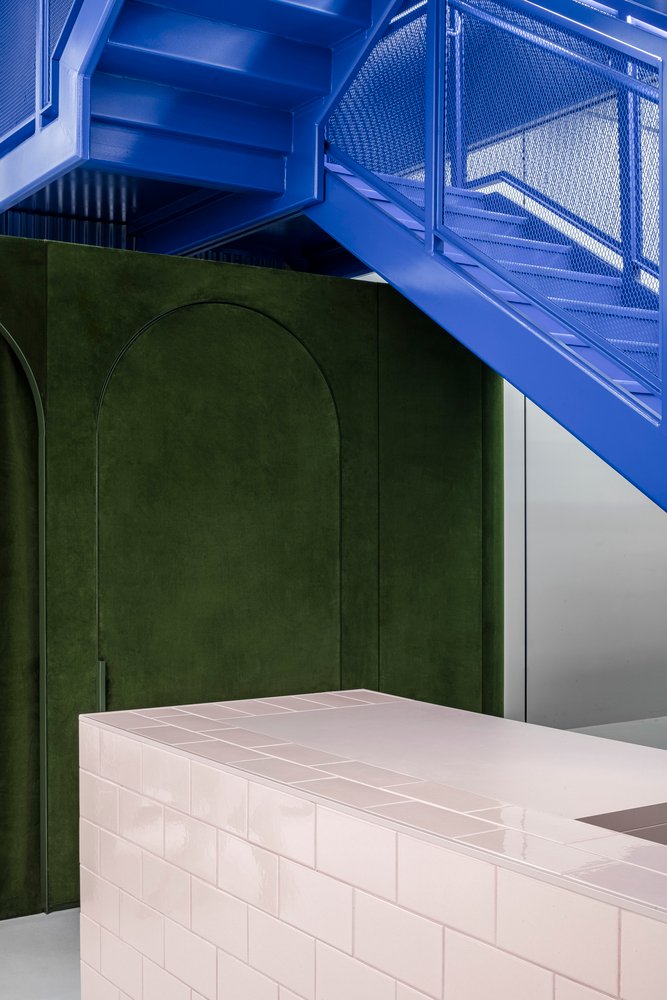 Off-White 迈阿密旗舰店 by Virgil Abloh + AMO