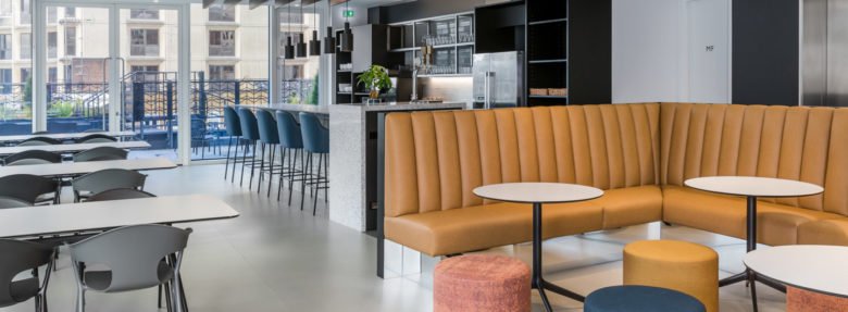 Direct Tiling Group 设计的 JUUL 办公室 Direct Tiling Group 设计的 JUUL 办公室