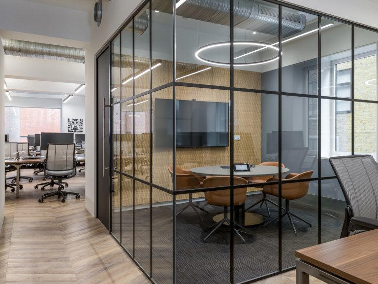 Direct Tiling Group 设计的 JUUL 办公室 Direct Tiling Group 设计的 JUUL 办公室