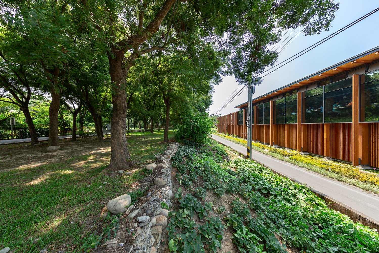 On On Nature 餐厅 / Studiobase Architects