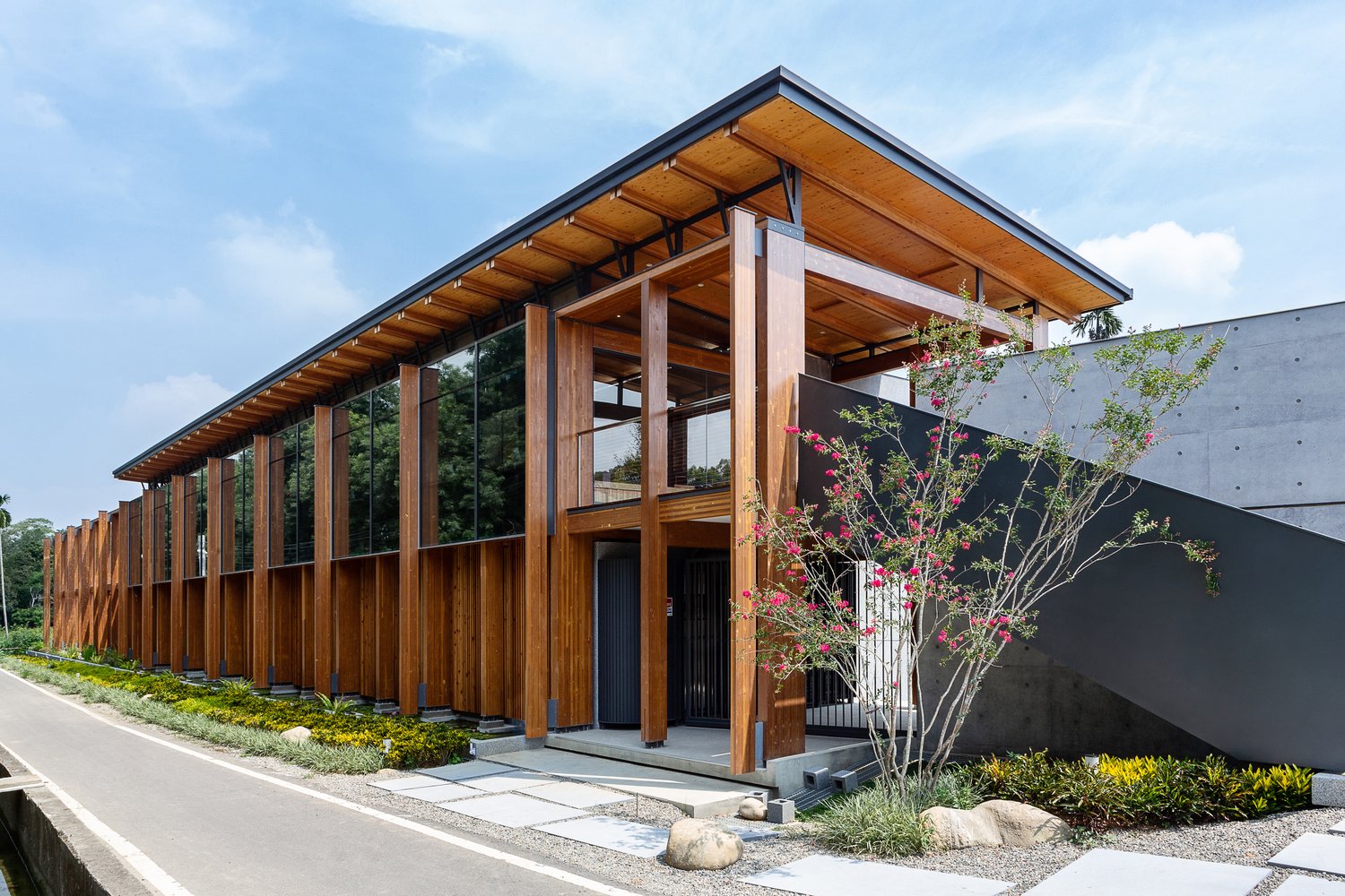 On On Nature 餐厅 / Studiobase Architects