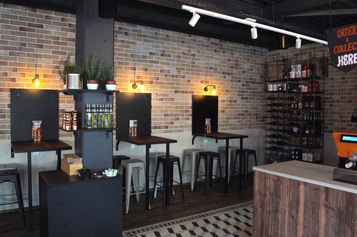 橙色章鱼，由 ALPHA RKD & LOVA 设计，德国肯普滕