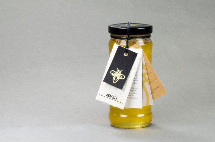 Anna Lengyel 的有机蜂蜜包装