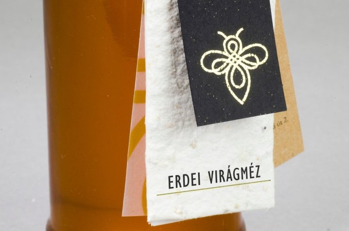 Anna Lengyel 的有机蜂蜜包装