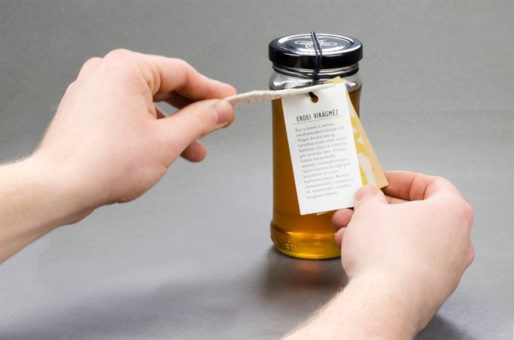 Anna Lengyel 的有机蜂蜜包装