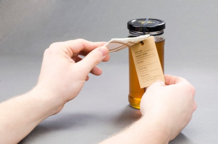 Anna Lengyel 的有机蜂蜜包装