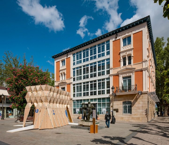 Manuel Bouzas Cavada、Manuel Bouzas Barcala 和 Clara Álvarez García 的折纸展览馆，洛格罗尼奥 – 西班牙