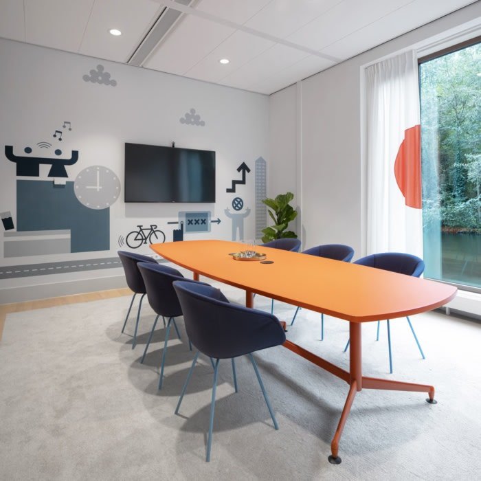 奥斯本克拉克办公室由 Hollandse Nieuwe 设计