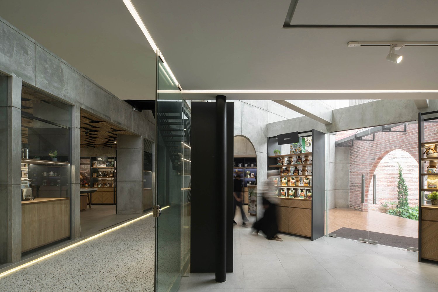 Realrich 建筑工作室的 Otten 咖啡体验