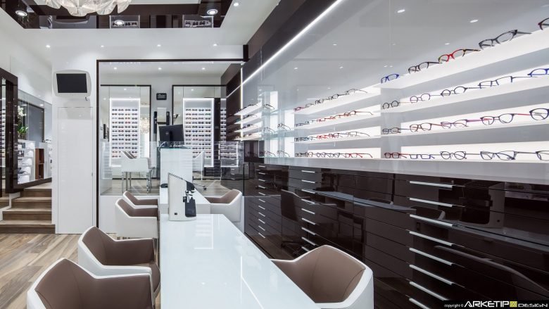 眼镜店设计 OTTICA MONTANARO 由 Arketipo Design 意大利设计