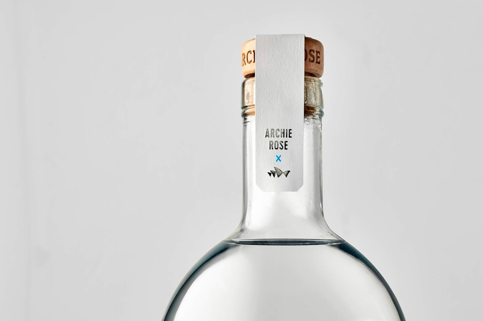 Squad Ink 的《外面和里面》杜松子酒