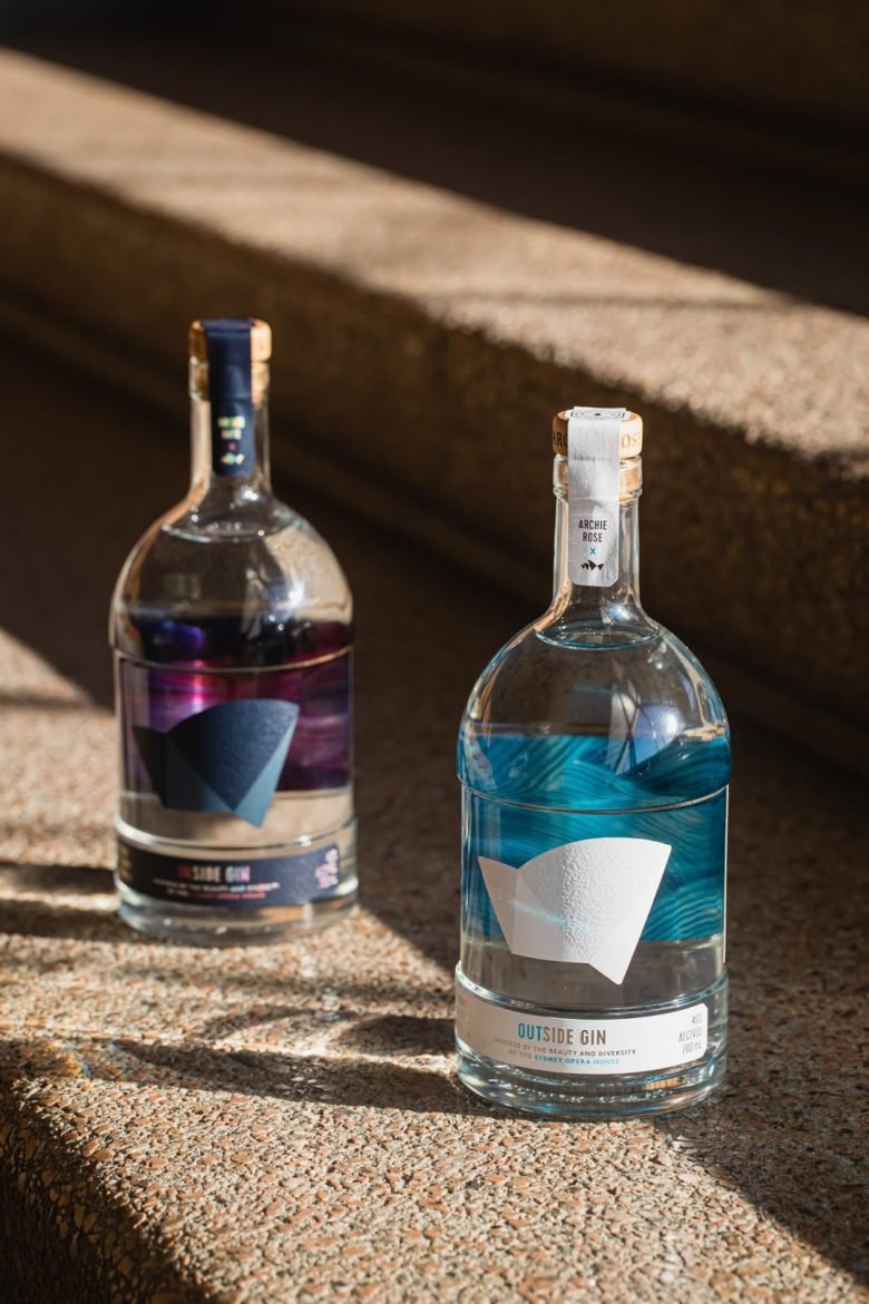 Squad Ink 的《外面和里面》杜松子酒