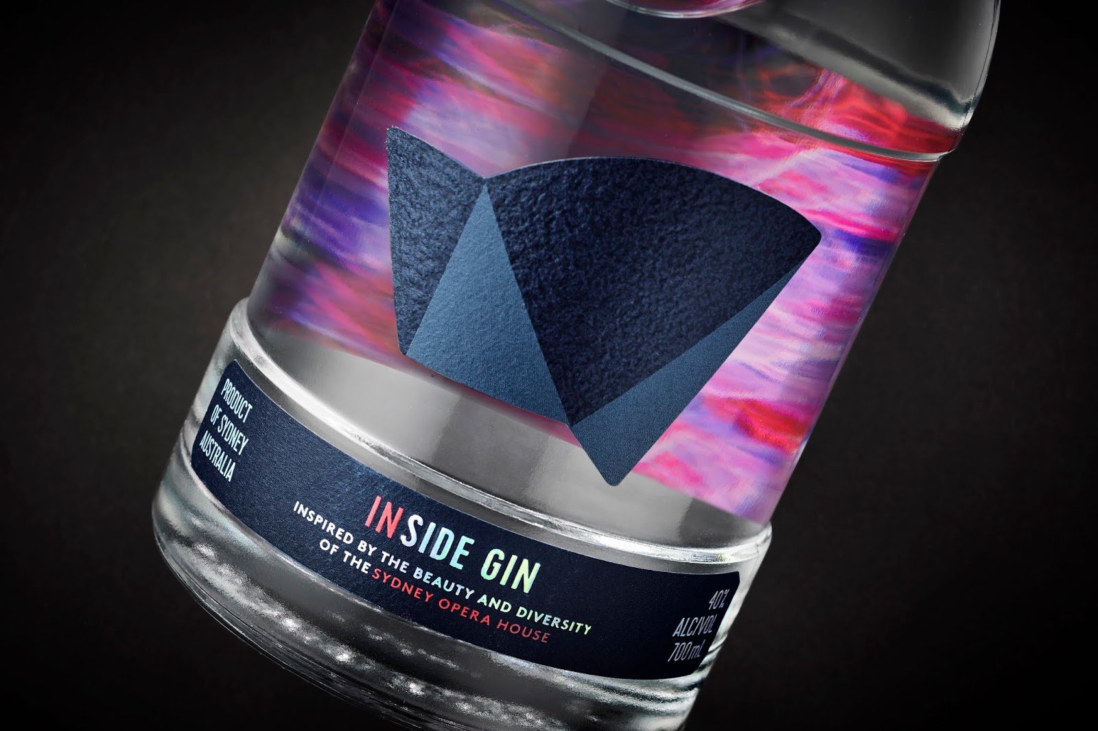 Squad Ink 的《外面和里面》杜松子酒