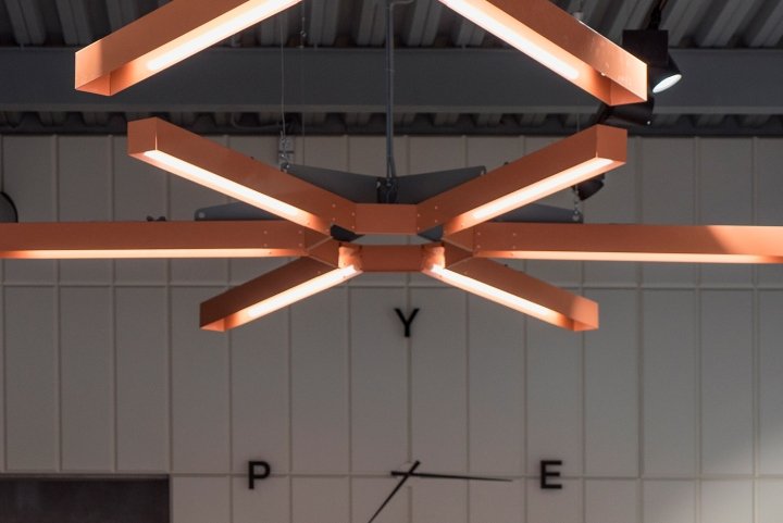 P.Y.E Store Hlebozavod by Lesha Galkin，俄罗斯圣彼得堡