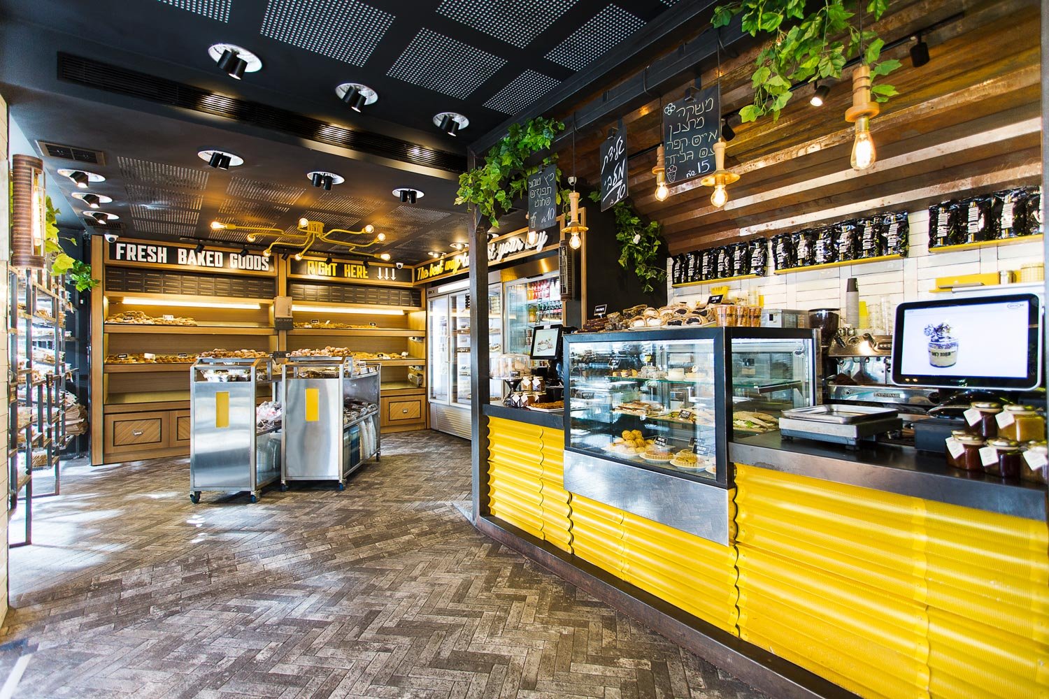 以色列拉马特甘面包站,由 Dana Shaked Studio 设计 以色列拉马特甘面包站,由 Dana Shaked Studio 设计