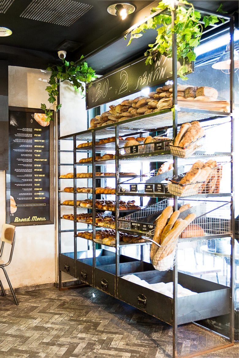 以色列拉马特甘面包站,由 Dana Shaked Studio 设计 以色列拉马特甘面包站,由 Dana Shaked Studio 设计