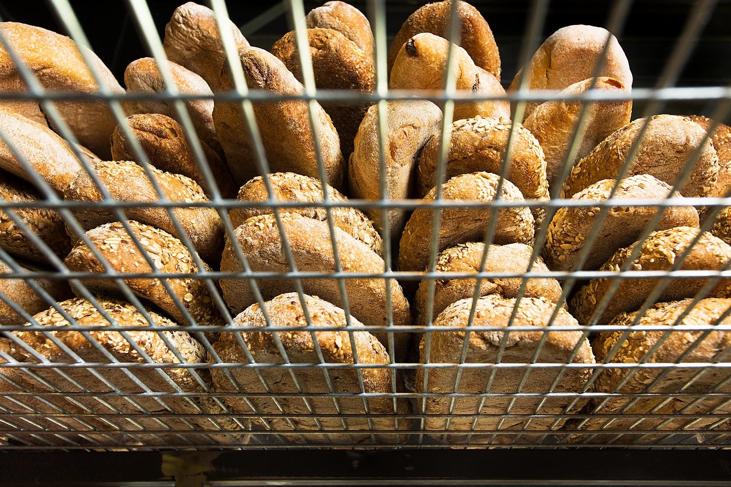 以色列拉马特甘面包站,由 Dana Shaked Studio 设计 以色列拉马特甘面包站,由 Dana Shaked Studio 设计