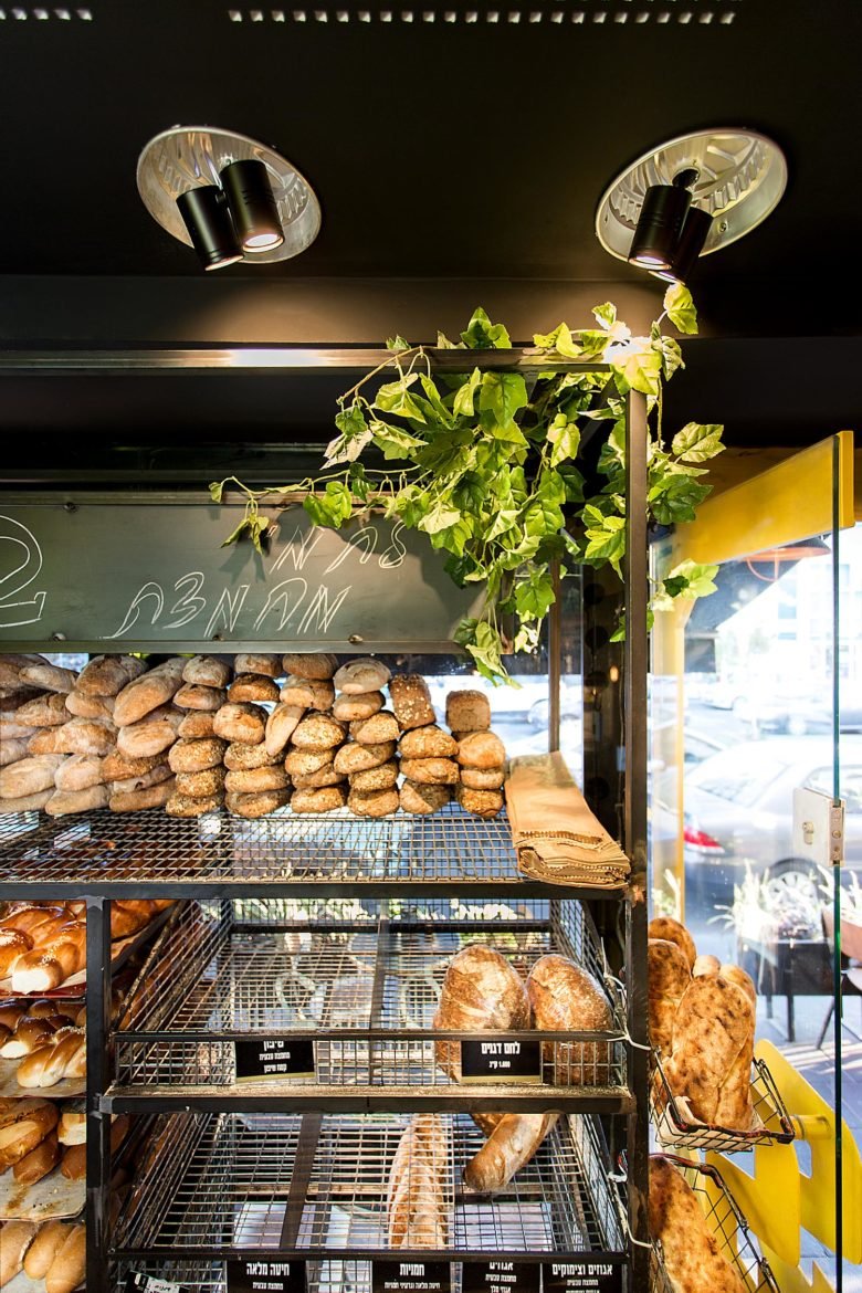 以色列拉马特甘面包站,由 Dana Shaked Studio 设计 以色列拉马特甘面包站,由 Dana Shaked Studio 设计