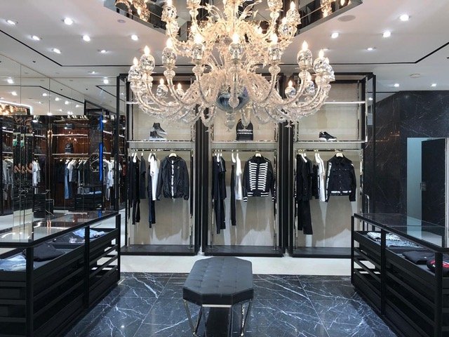 由 Claudio Pironi 建筑师在新加坡滨海湾金沙建造的令人印象深刻的豪华寺庙