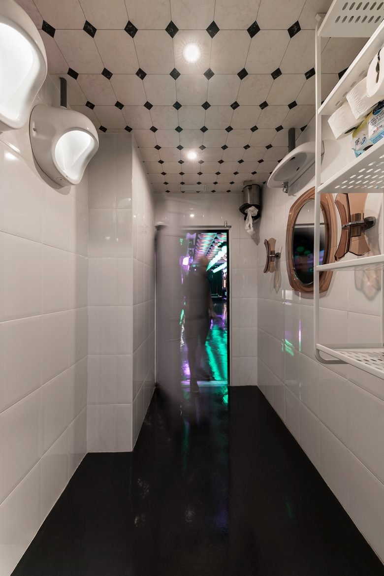 熏牛肉俱乐部。屡获殊荣的地下酒吧 熏牛肉俱乐部。屡获殊荣的地下酒吧