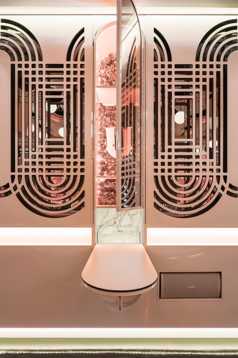 熏牛肉俱乐部。屡获殊荣的地下酒吧 熏牛肉俱乐部。屡获殊荣的地下酒吧