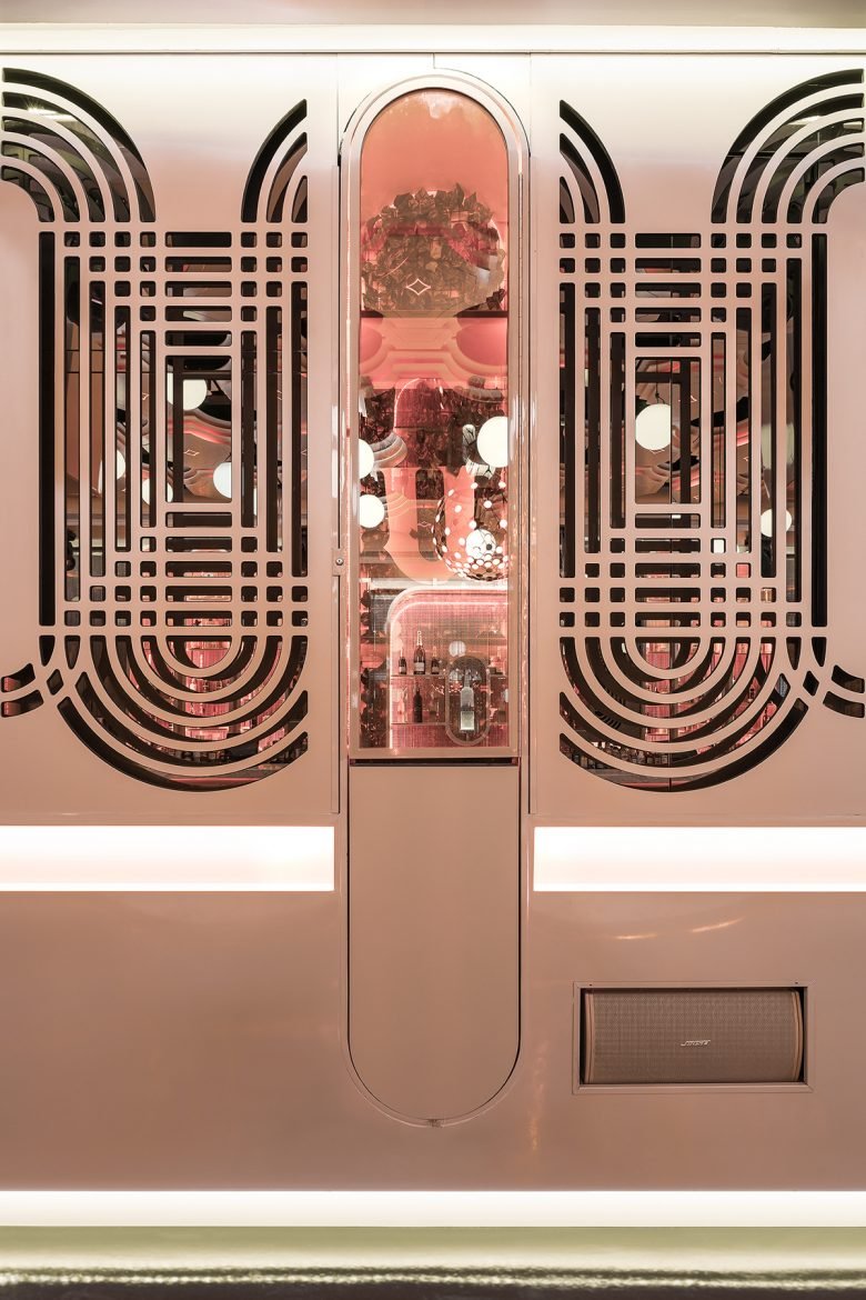 熏牛肉俱乐部。屡获殊荣的地下酒吧 熏牛肉俱乐部。屡获殊荣的地下酒吧