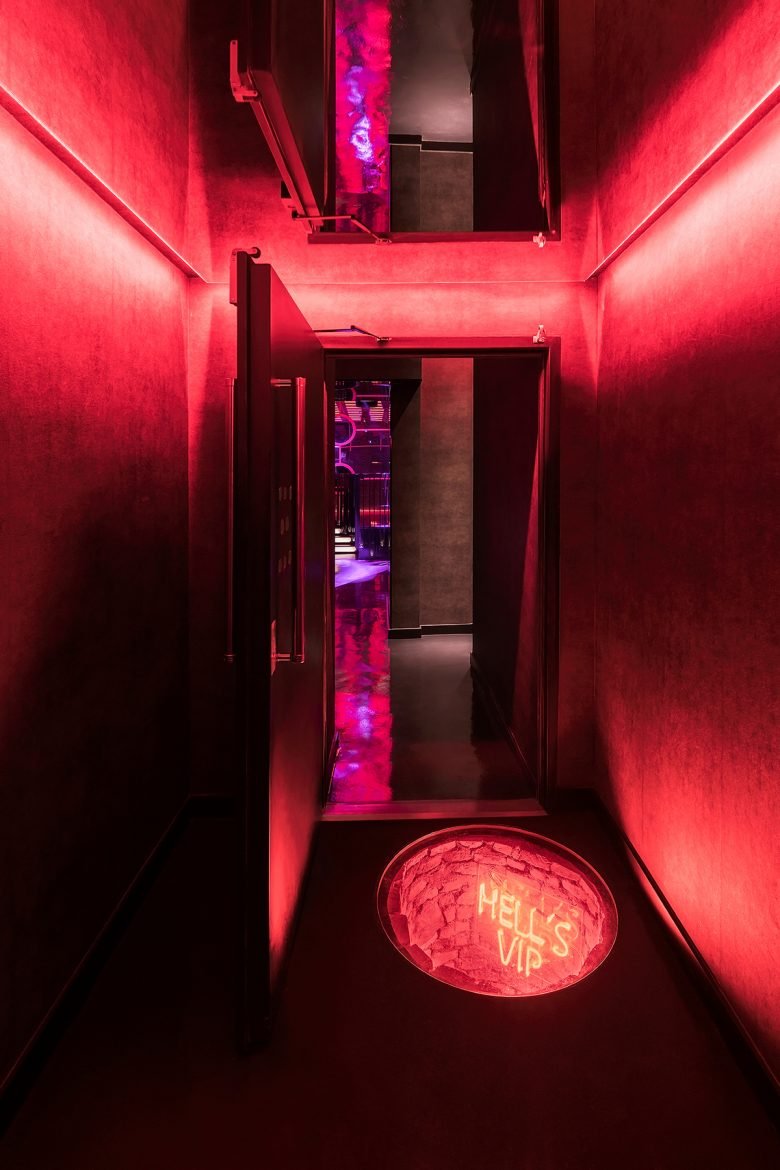 熏牛肉俱乐部。屡获殊荣的地下酒吧 熏牛肉俱乐部。屡获殊荣的地下酒吧