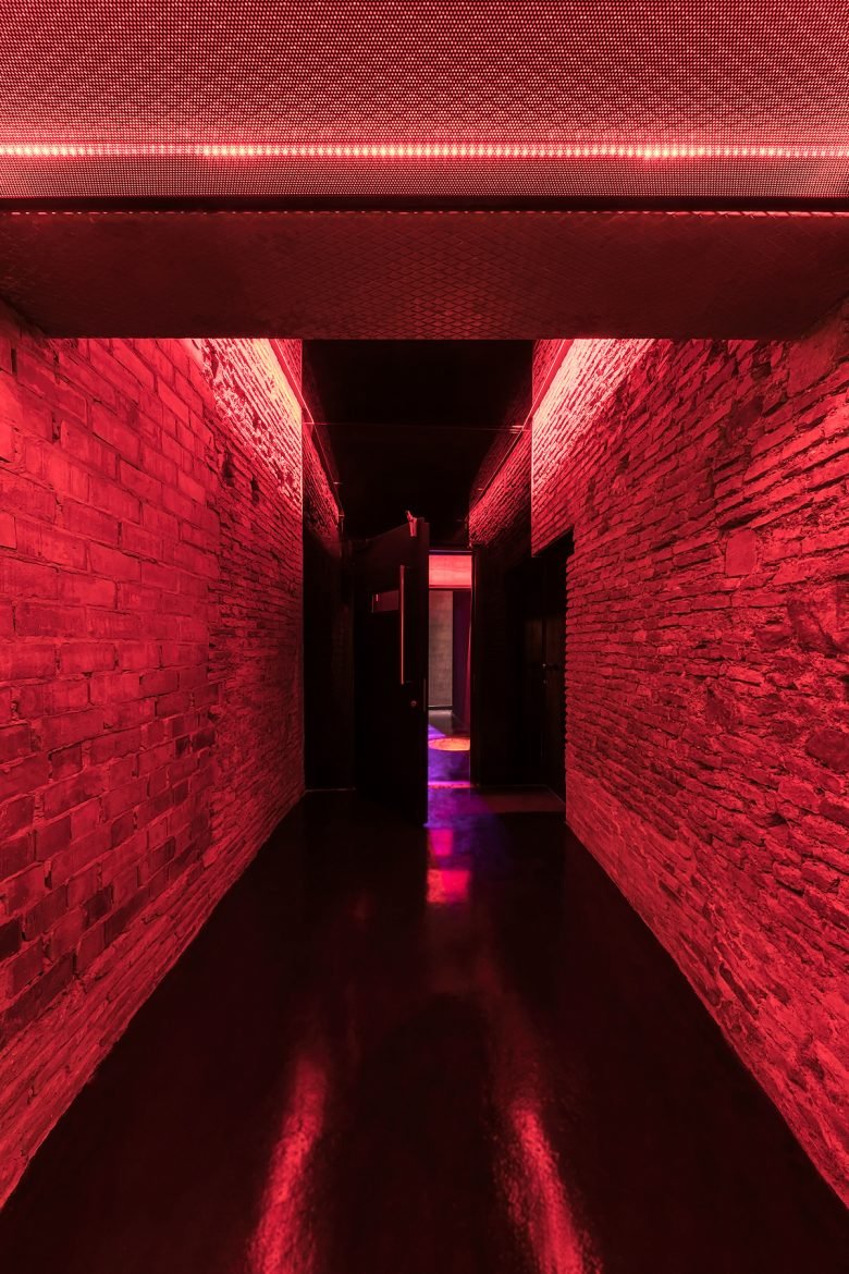 熏牛肉俱乐部。屡获殊荣的地下酒吧 熏牛肉俱乐部。屡获殊荣的地下酒吧