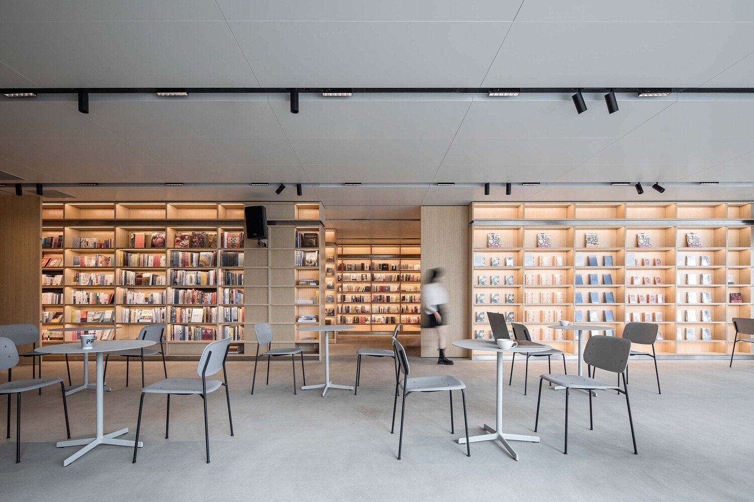 OFFICE AIO 的 PageOne 商店