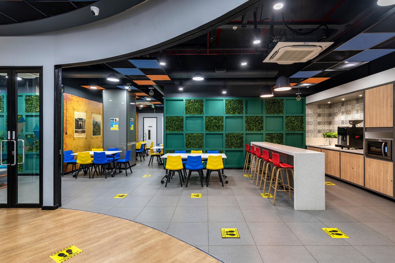 为领先的云技术公司 Altimetrik 打造理想的办公室