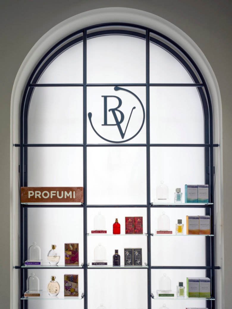 Robilant Associati 设计的 Bottega Verde 概念店 Robilant Associati 设计的 Bottega Verde 概念店