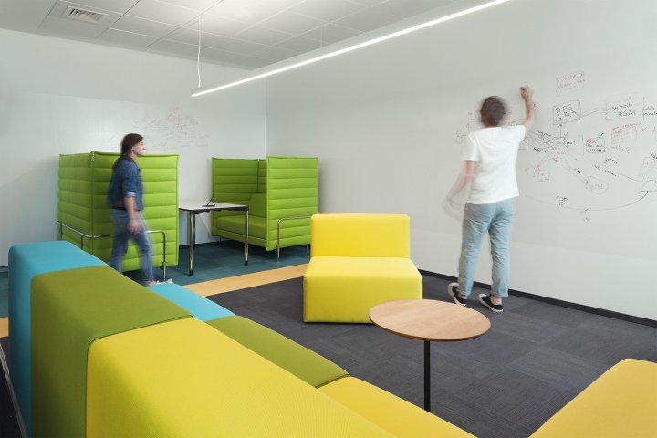 Paysafe 支付团队办公室，由 Cache atelier 设计，索非亚 – 保加利亚