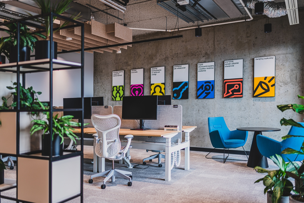 百事可乐波兰办事处 by MIXD